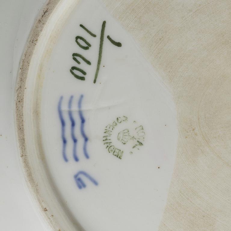 Royal Copenhagen, A model 1060 'Blue fluted' full lace porcelain platter, Denmark, 1889-1922.