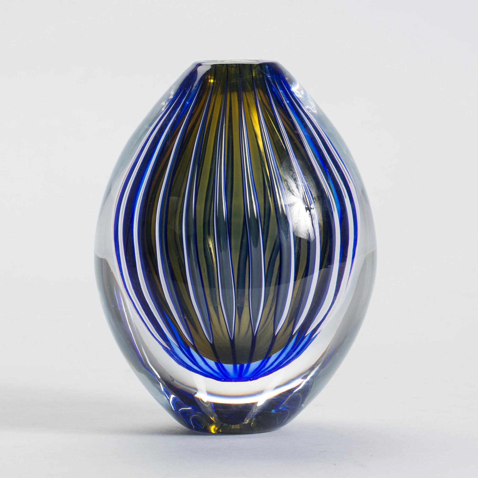 VAS, signerad J.E. Ritzman Transjö, "Turbin", glas, 1900-talets senare del.
