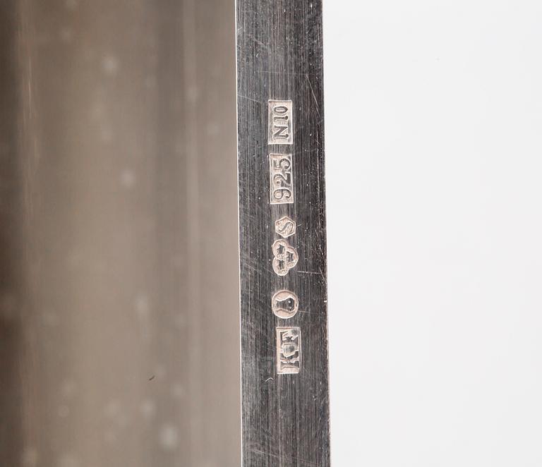 DOSA, silver, Konstfackskolan, Stockholm, 1987. Vikt ca 650g.
