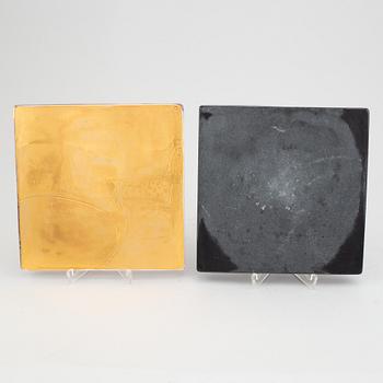 Two art glass tiles by Åsa Jungnelius for Kosta Boda, Signed.