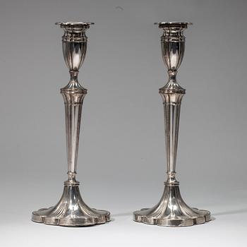 LJUSSTAKA, ett par, försilvrad koppar, möjligen England  1800-talets början.