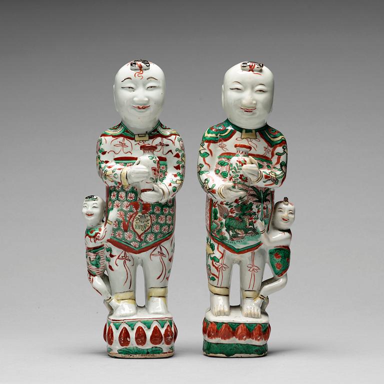 FIGURINER, två stycken, porslin. Qingdynastin, Kangxi (1662-1722).