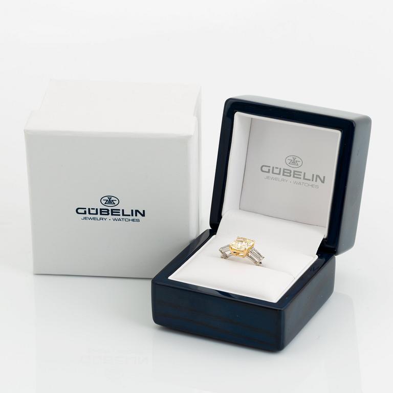 Gübelin ring platina och 18K guld med en radiantslipad diamant 3.21 ct Fancy Intense Yellow vvs 1.