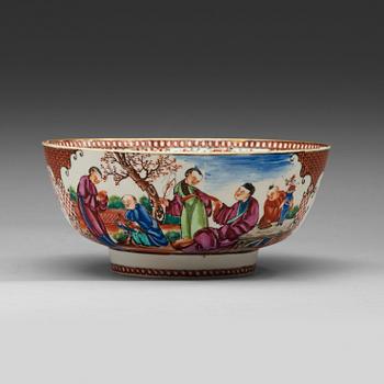 A famille rose punch bowl, Qing dynasty, Qianlong (1736-95).