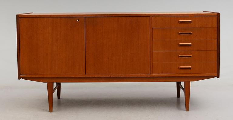 SIDEBOARD, 1900-talets mitt.