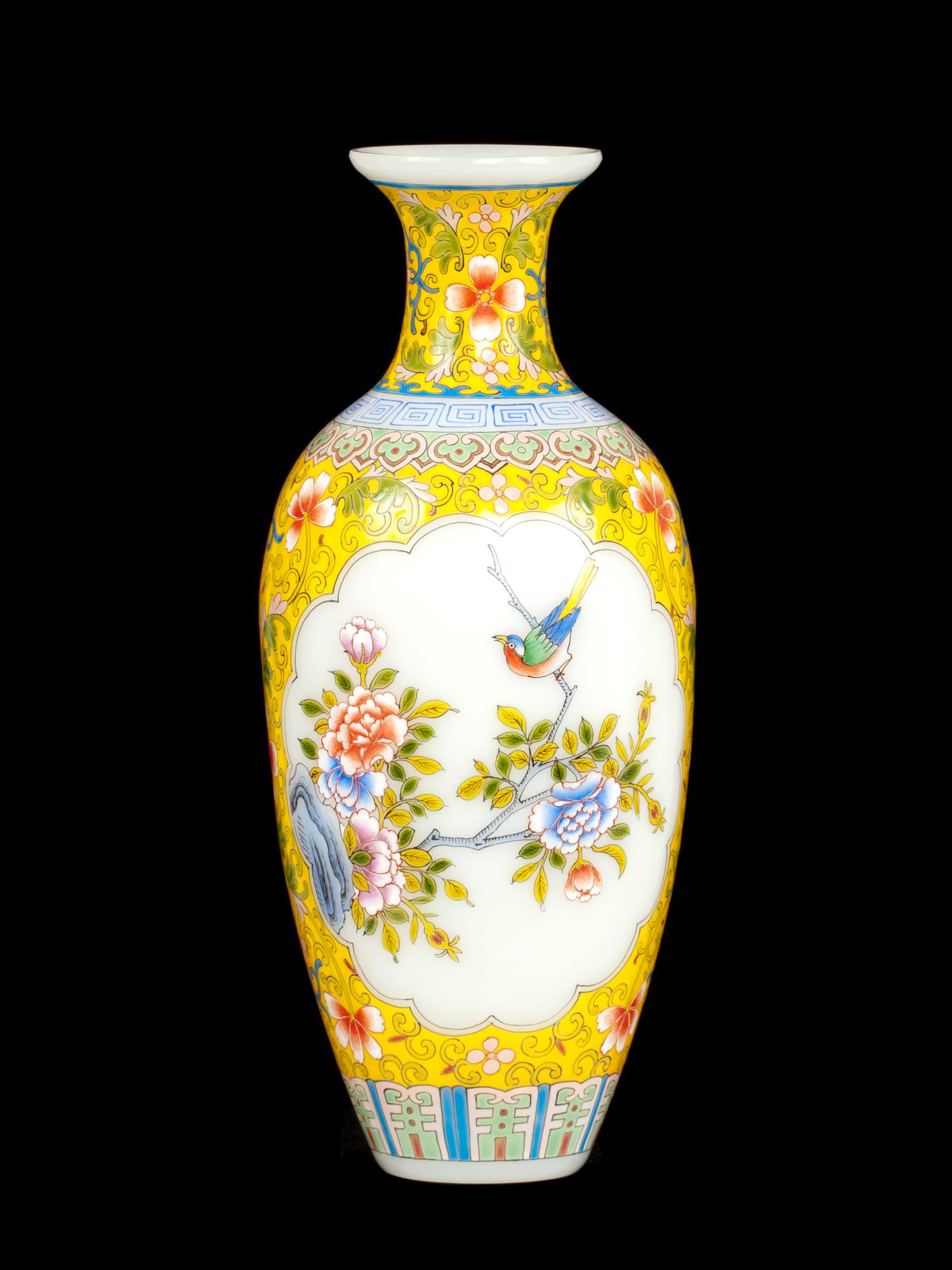 VAS, glas. Kina 1900-tal, märkt.