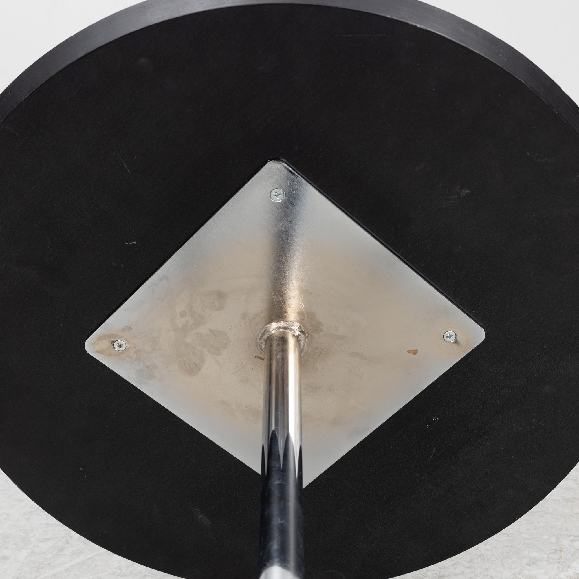 Gunilla Allard, fåtöljer, ett par samt en fotpall och ett bord, "Cinema", Lammhults.