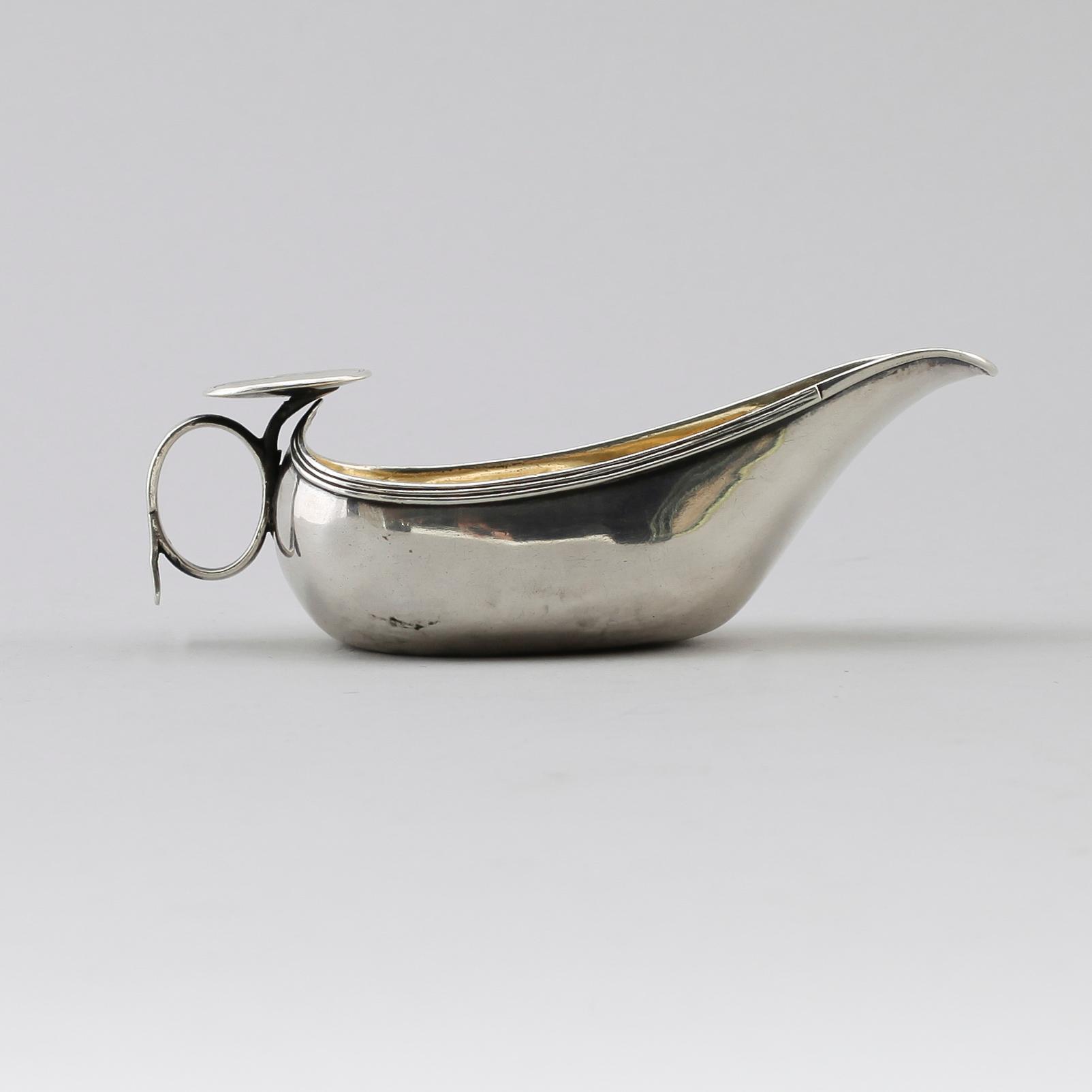 MEDICINKANNA, s k papboat, silver, Johan Petter Grönvall, Stockholm 1817. Vikt ca 69 gram.