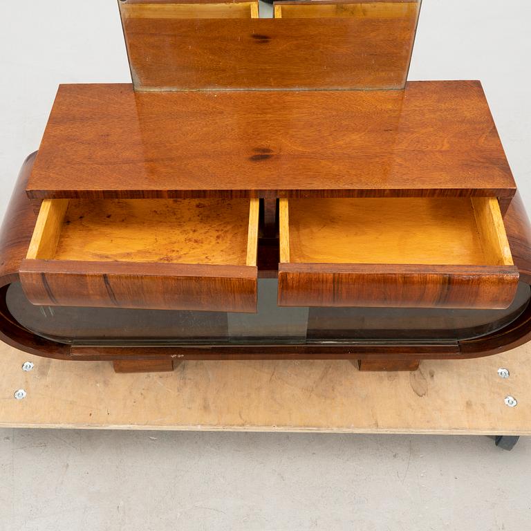 Hallmöbel 1900-talets första hälft.