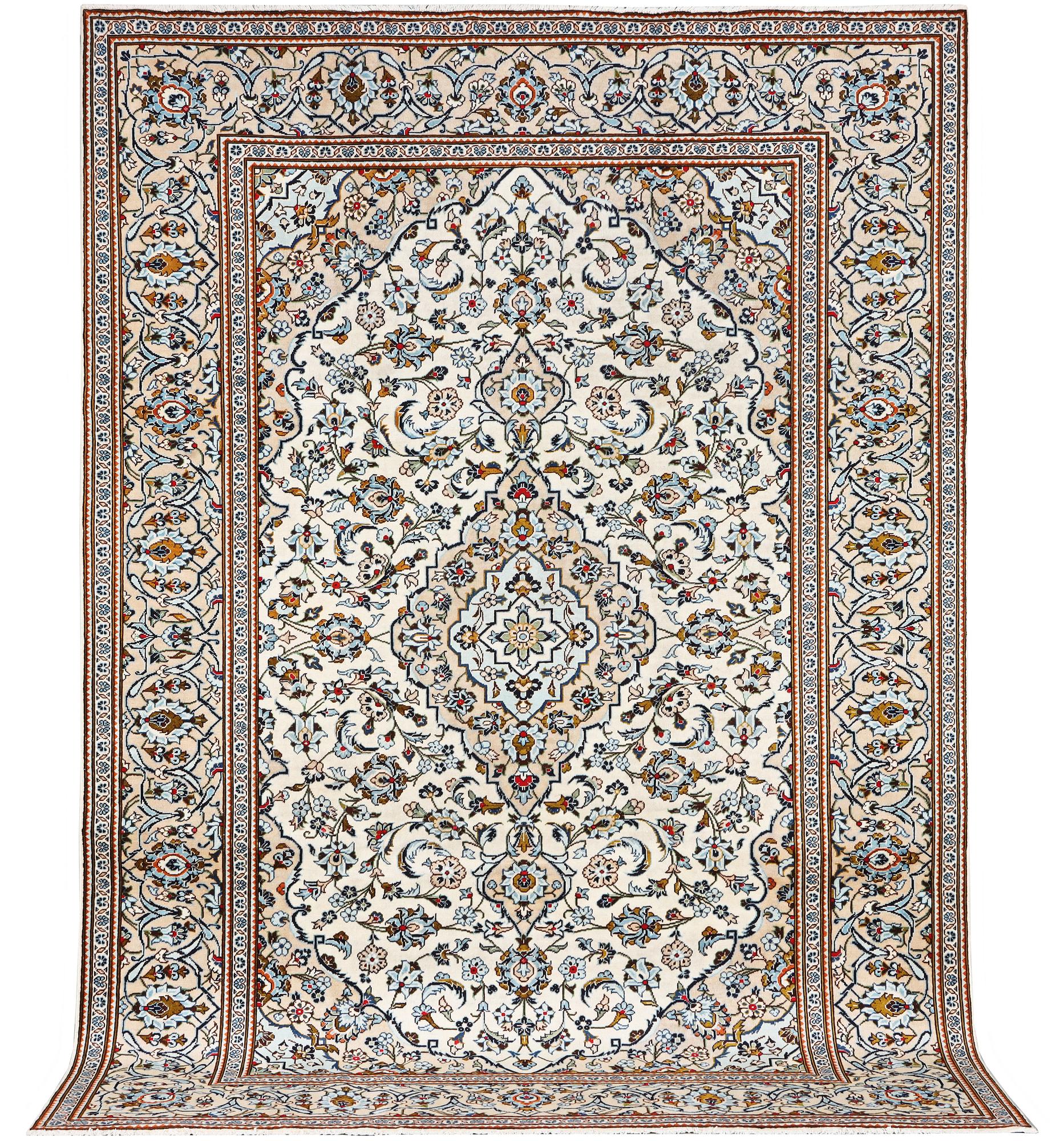 A Kashan carpet, c. 355 x 238 cm.