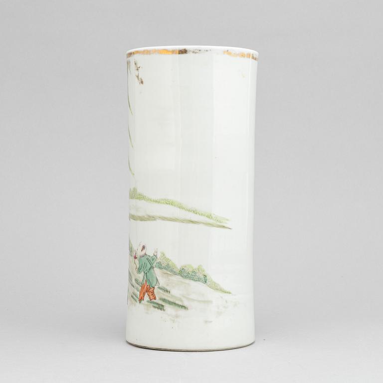 A chinese brush pot, 20th Century.