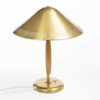 Harald Notini, a model 15296 table lamp, Arvid Böhlmarks Lampfabrik, Stockholm, 1940s.