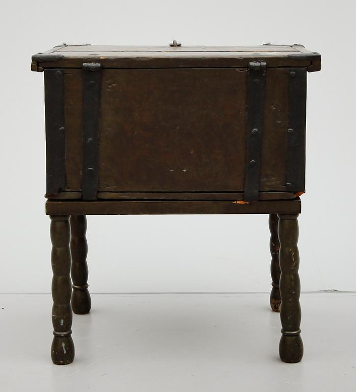 SKRIN, allmoge, märkt med årtal 1734.