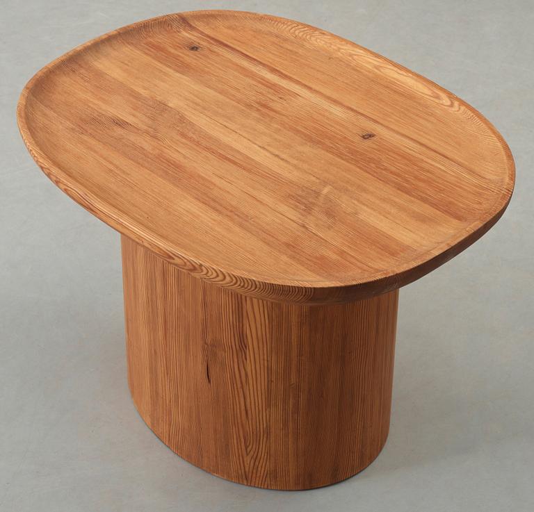 An Axel Einar Hjorth 'Utö' pine table, Nordiska Kompaniet, Sweden 1930's.