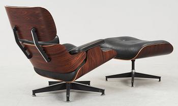 A Charles & Ray Eames "Lounge Chair and ottoman", Herman Miller, USA.