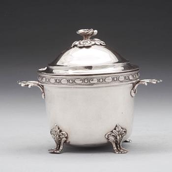 A Swedish 18th century silver sugar bowl and cover, mark of Johan Schröder, Landskrona 1785.