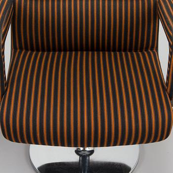 Eero Aarnio, tuoleja, 4 kpl, Martela Ltd Finland, 1975.