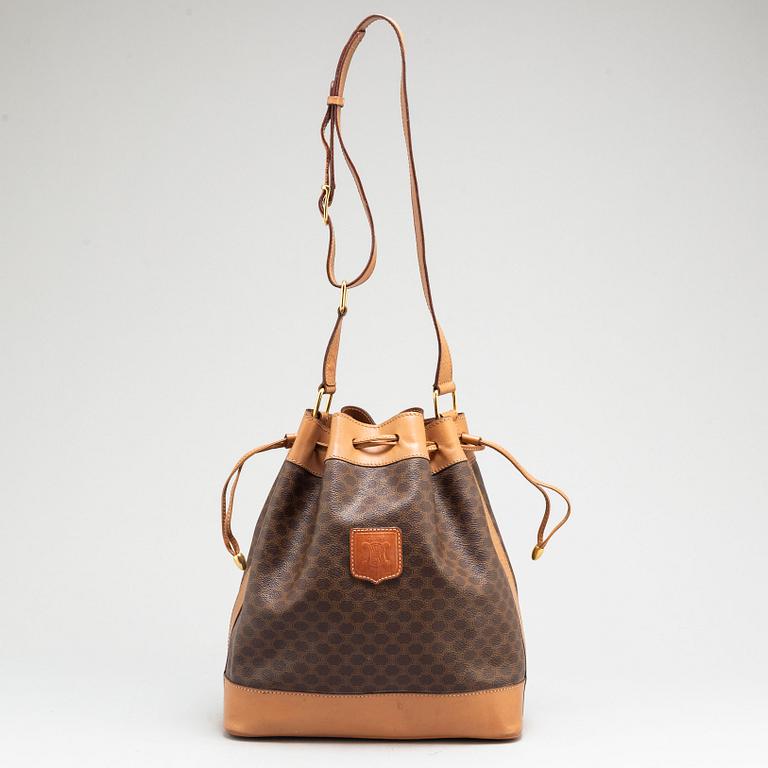 CÉLINE, a bucket bag.