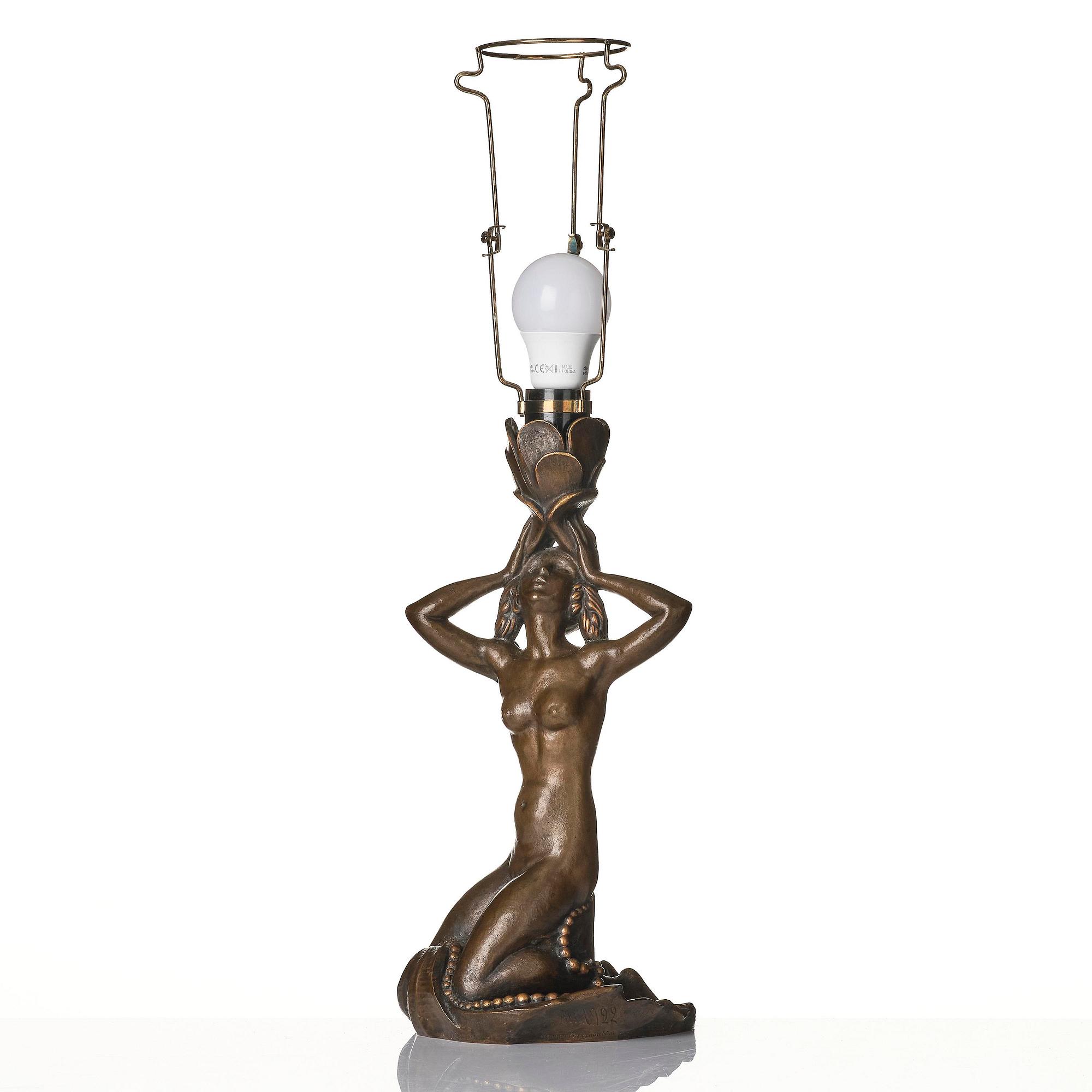 Hjördis Nordin-Tengbom, a patinated bronze table lamp, Herman Bergman konstgjuteri, Stockholm, 1922.