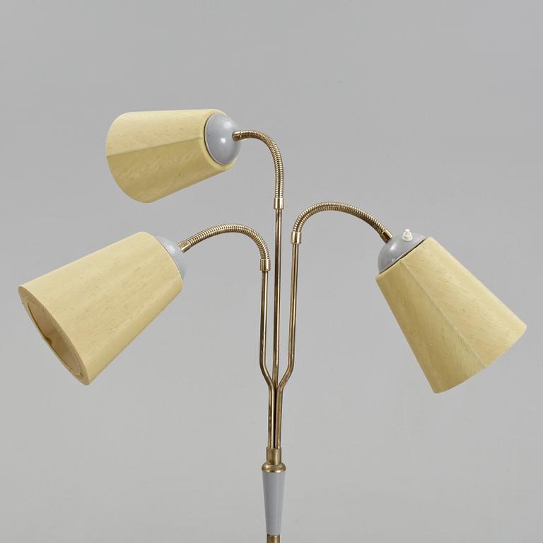 GOLVLAMPA, omkring 1900-talets mitt.