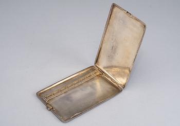 A CIGARETTE CASE IN ART DECO STYLE.