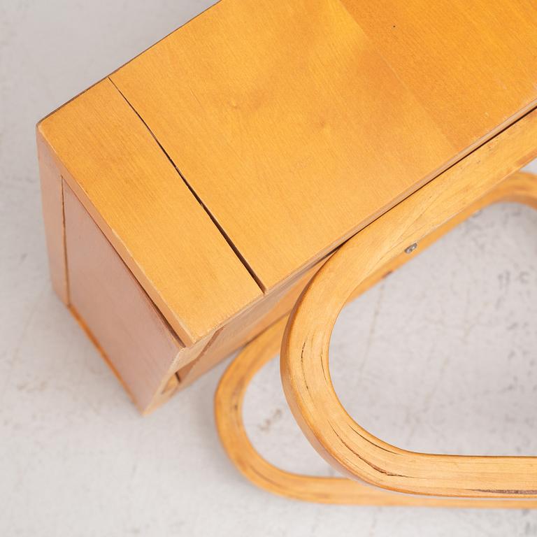 Alvar Aalto, a model 114 console/shelf, O.Y. Huonekalu- ja Rakennustyötehdas A.B. Finland, mid 20th century.