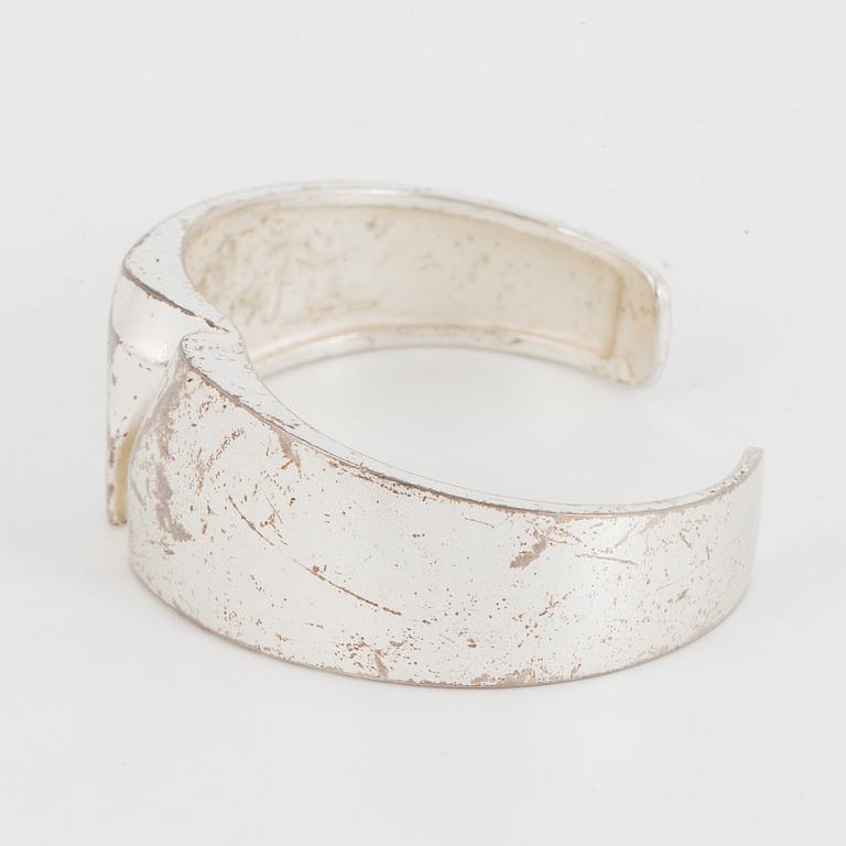 LAPPONIA, bangle and necklace.