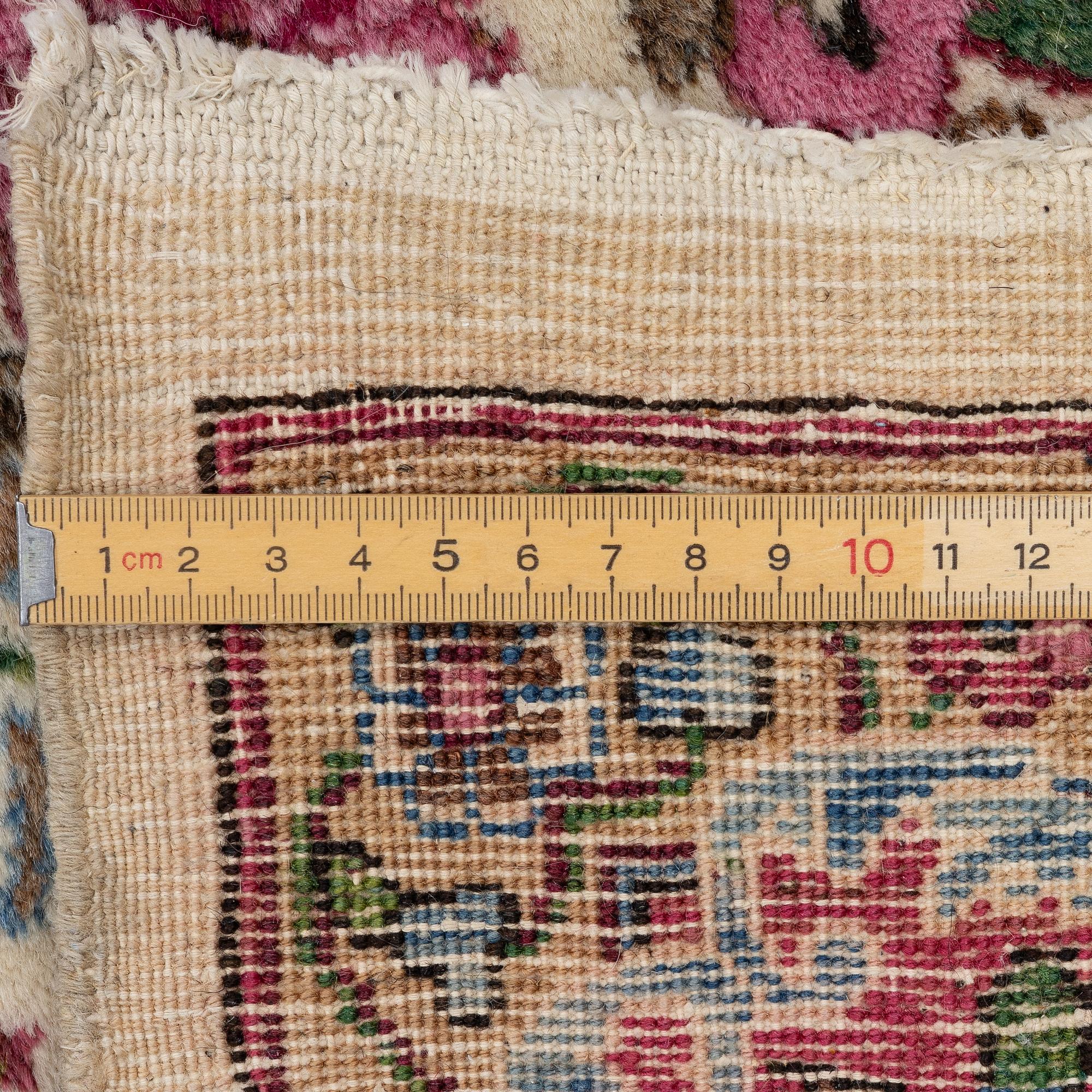 Matta, Kirman, ca 365 x 265 cm.