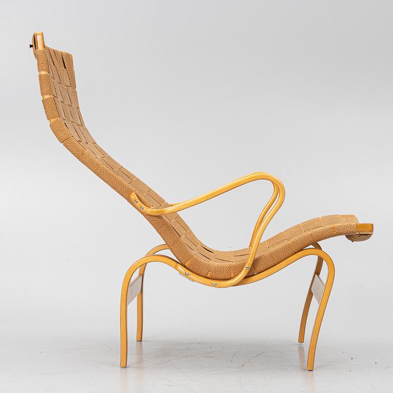 Bruno Mathsson, Armchair, 'Pernilla', Firma Karl Mahtsson, Värnamo, 1944.