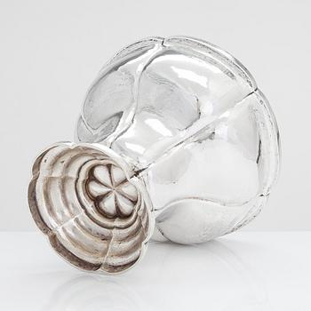 An early 20th-century silver bowl, maker's mark of L. Neresheimer & Co, Hanau, Germany .