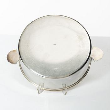 C.G. Råström, a silver plated gratin dish and a soufflé dish, mid-20th Century.