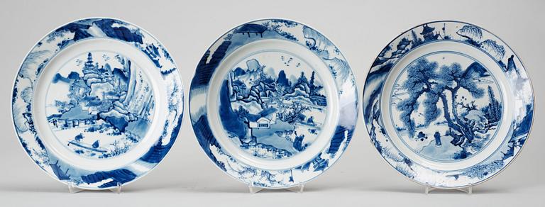 TALLRIKAR, 3 st, porslin. 1900-tal. Troligtvis Japan.