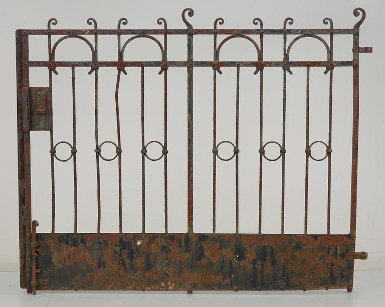 GRINDAR, tre delar, järnsmide, 1900-talets första hälft.