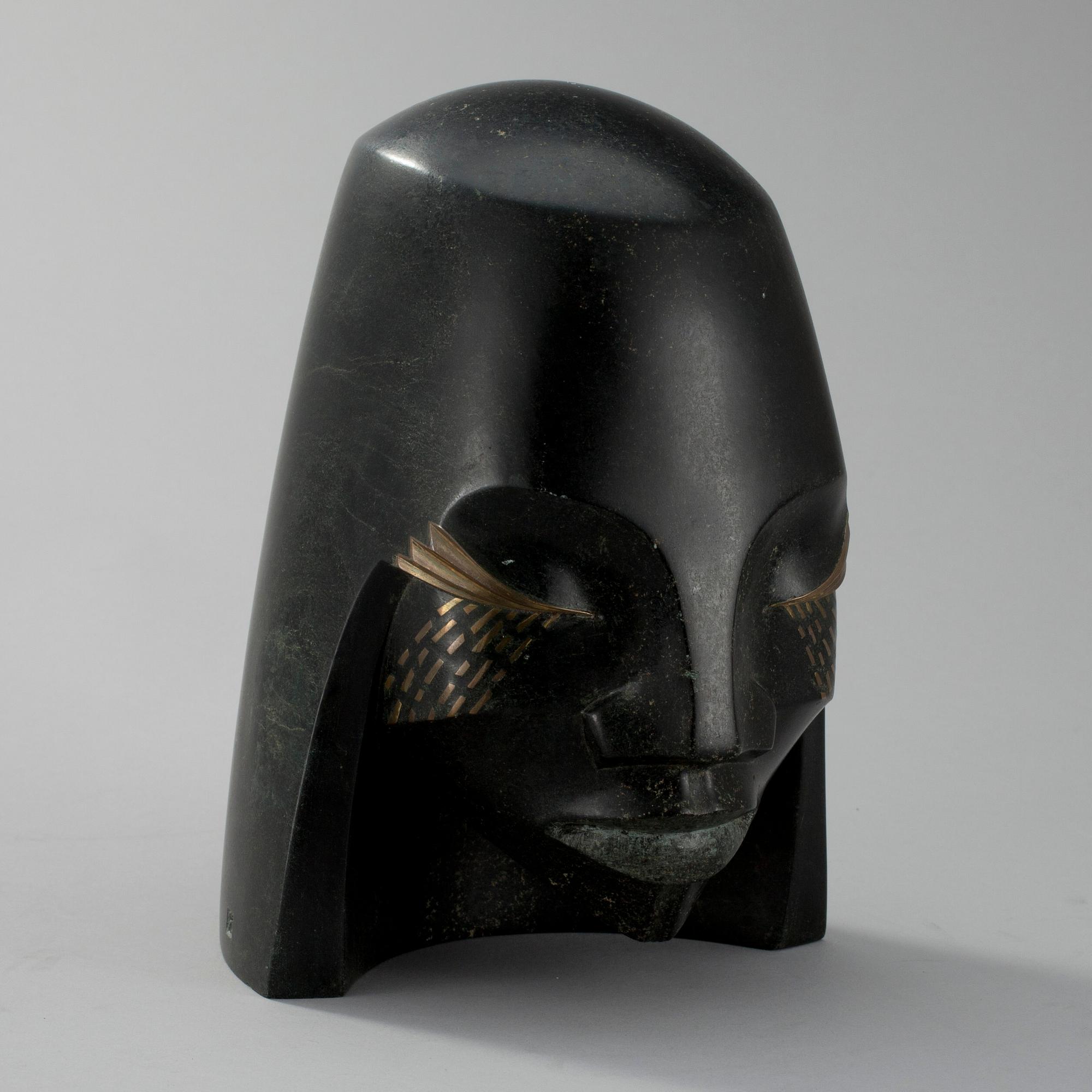 OKÄND KONSTNÄR, skulptur, bowenit, mässing, monogramsignering, 1980-tal.