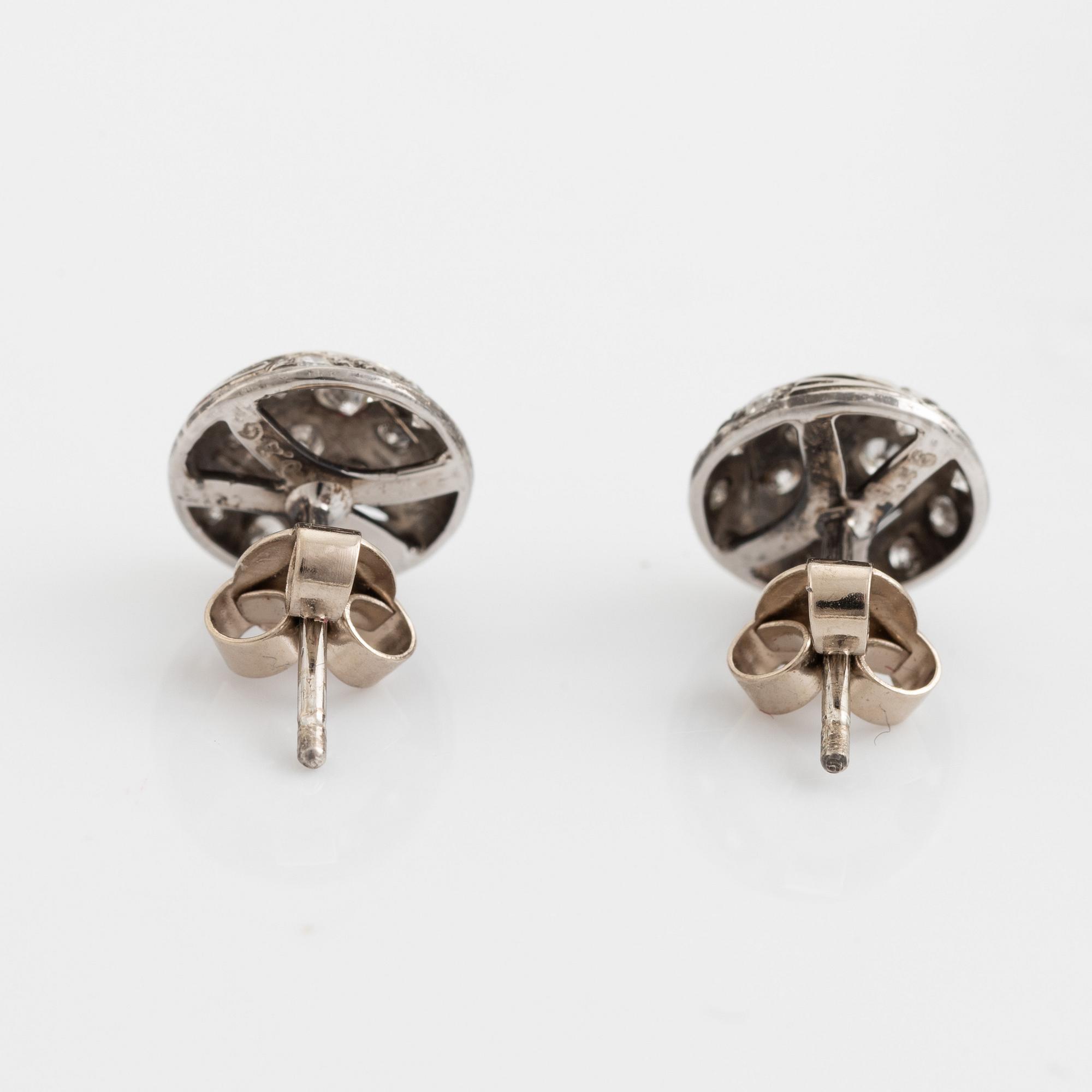 Brilliant cut diamond earrings.