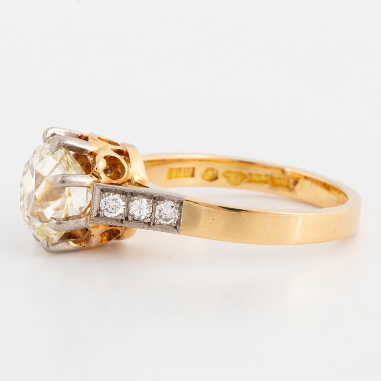 Old-cut ca 2,50 ct diamond ring.