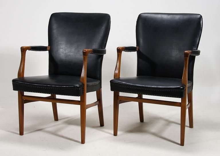 KARMSTOLAR, ett par, 1930/40-tal.