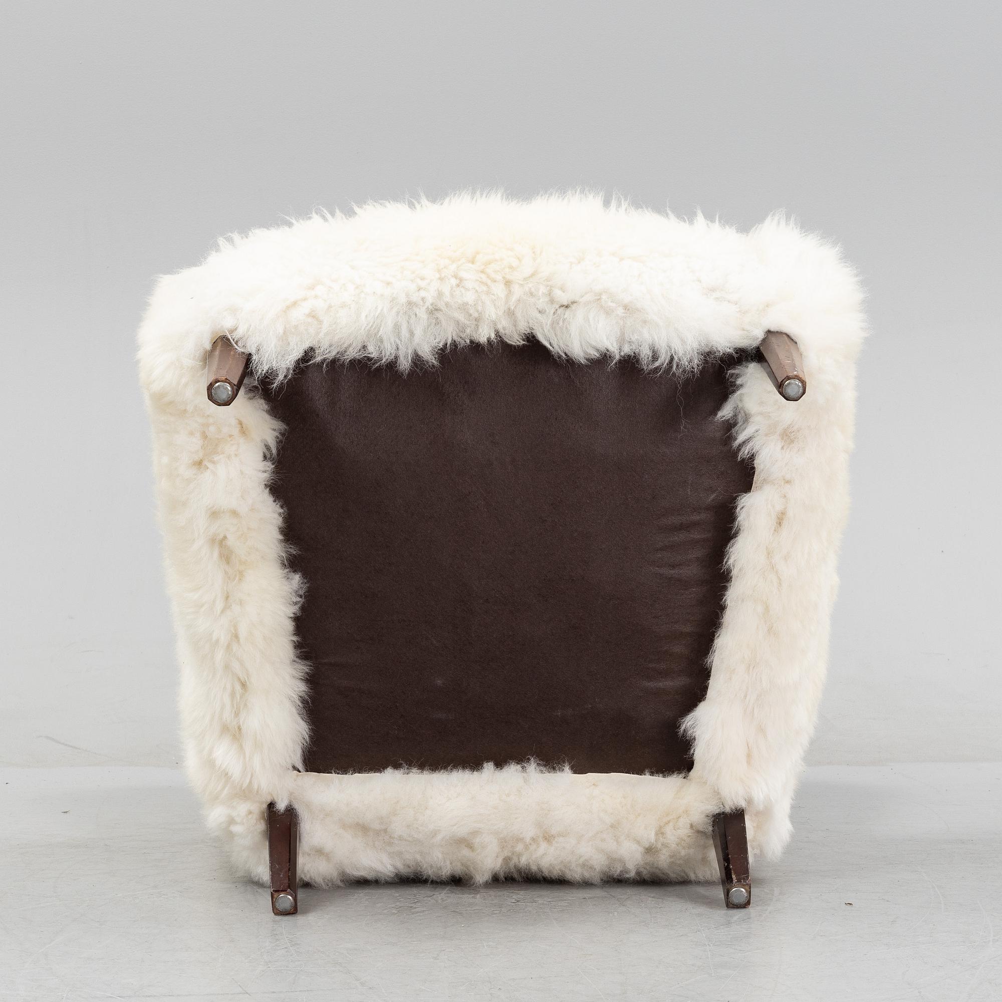 A mid 20th Century armchair.