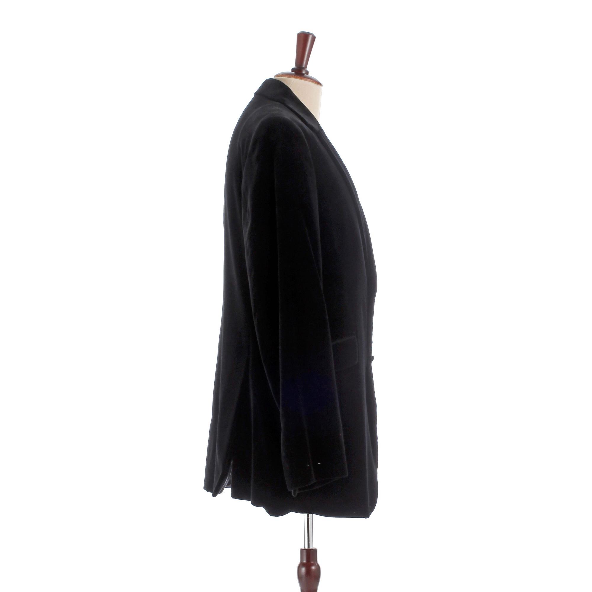 FAVOURBROOK, a black velvet jacket, size 52.