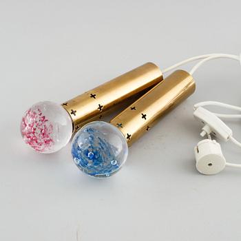 TAKLAMPOR/FÖNSTERLAMPOR, ett par, 1900-talets andra hälft.