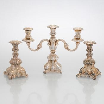 Kynttelikkö ja kynttilänjalkoja, pari, hopea, Kultakeskus Hämeenlinna 1962 ja 1985.