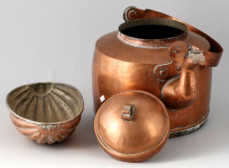 KAFFEKITTEL samt FORM, koppar, 1800-tal.