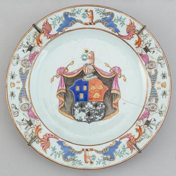 Three armorial dinner plate, Qing dynasty, Qianlong (1736-95).