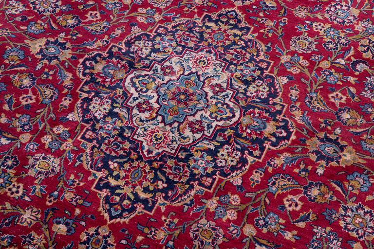 A Keshan carpet, c. 403 x 290 cm.