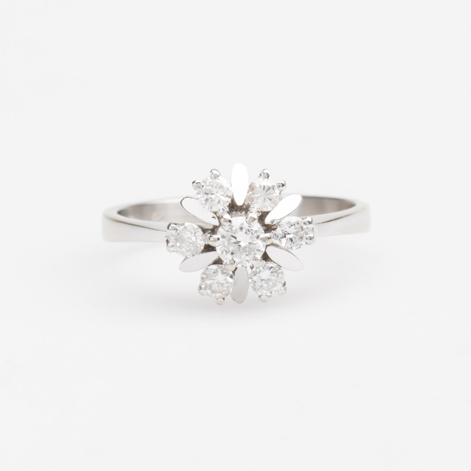 RING, 18K vitguld med briljantslipade diamanter ca 0.50 ct.