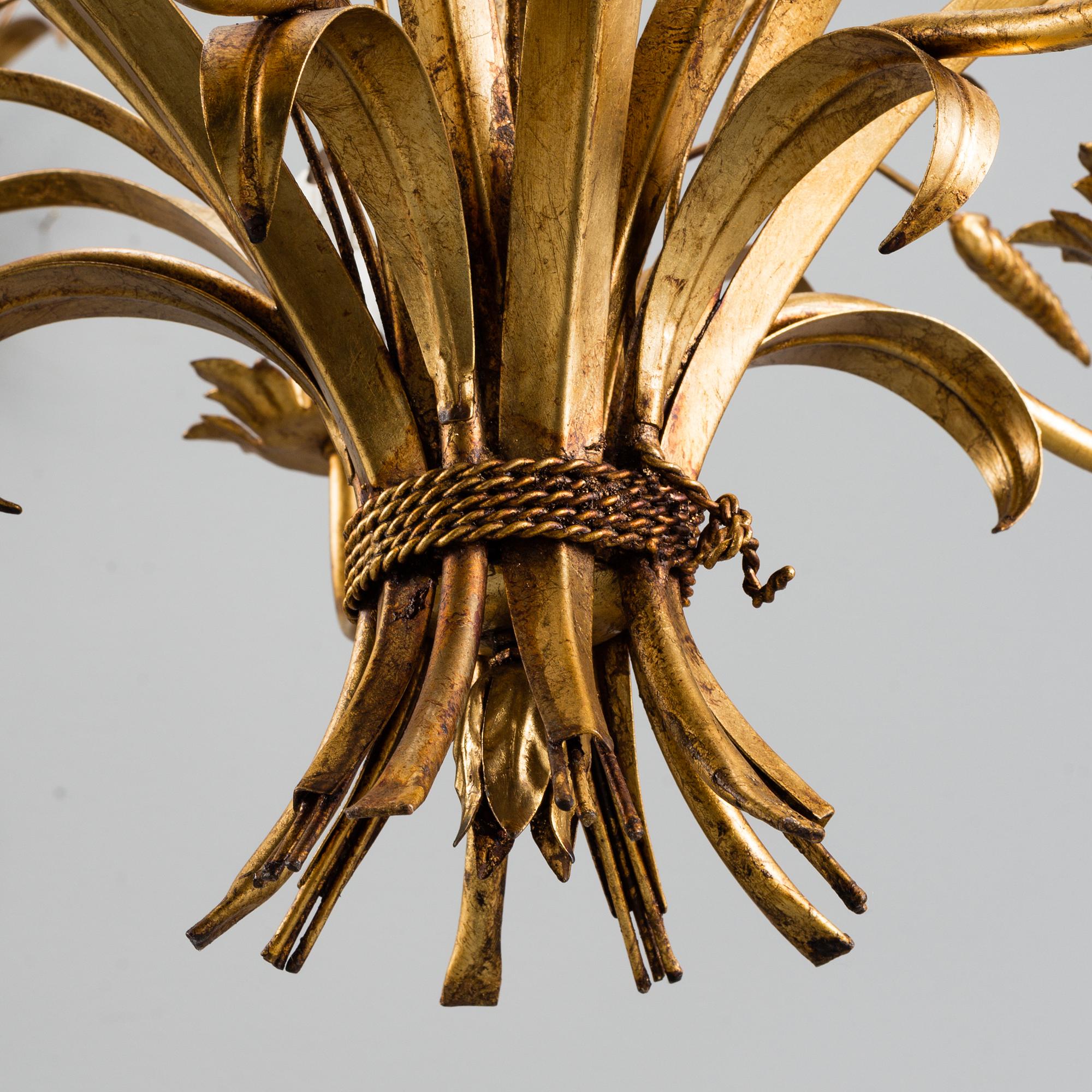 TAKKRONA SAMT ETT PAR LAMPETTER, Italien, 1900-talets andra hälft.