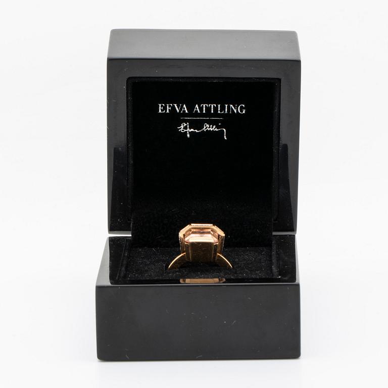 Efva Attling Bend Over ring med morganit 8 ct samt briljanter totalt  0,12 ct TW Si, original pouch, inköpskvitto 2019.