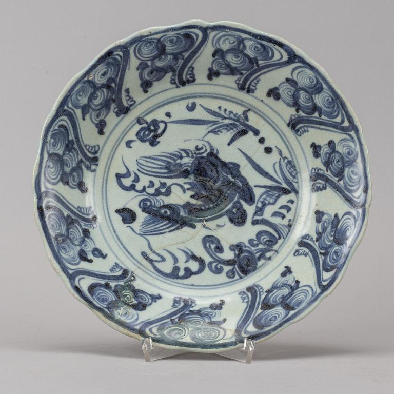 A blue and white dish, Ming dynasty (1368-1644).