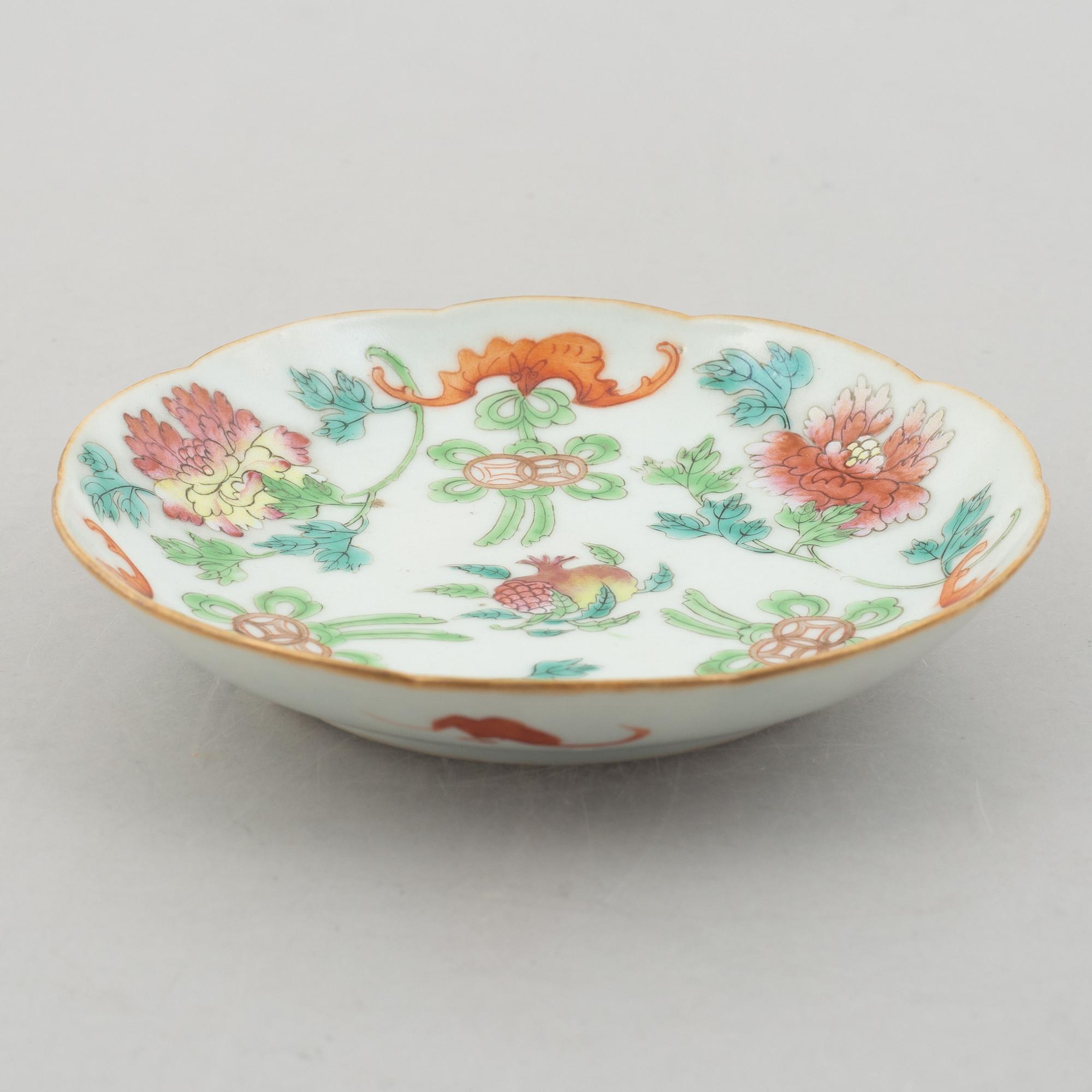 A set of four porcelain pieces, China, 19th/20th century.