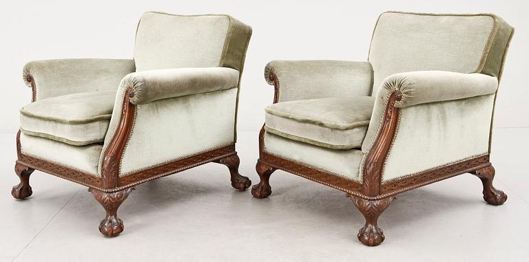 FÅTÖLJER, ett par, Chippendalestil, 1900-talets första hälft.